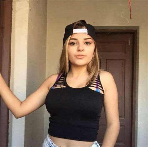 Karely Ruiz antes y después de su transformación, sin operaciones